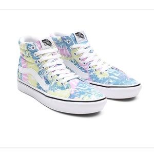 Vans COMFYCUSH SK8 HI Women's Shoes (High-top Trainers) in Multicolour